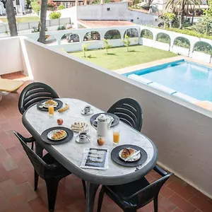 2 Bedroom In With Balcony, Pool And Wi-fi By Centralgarve Quarteira